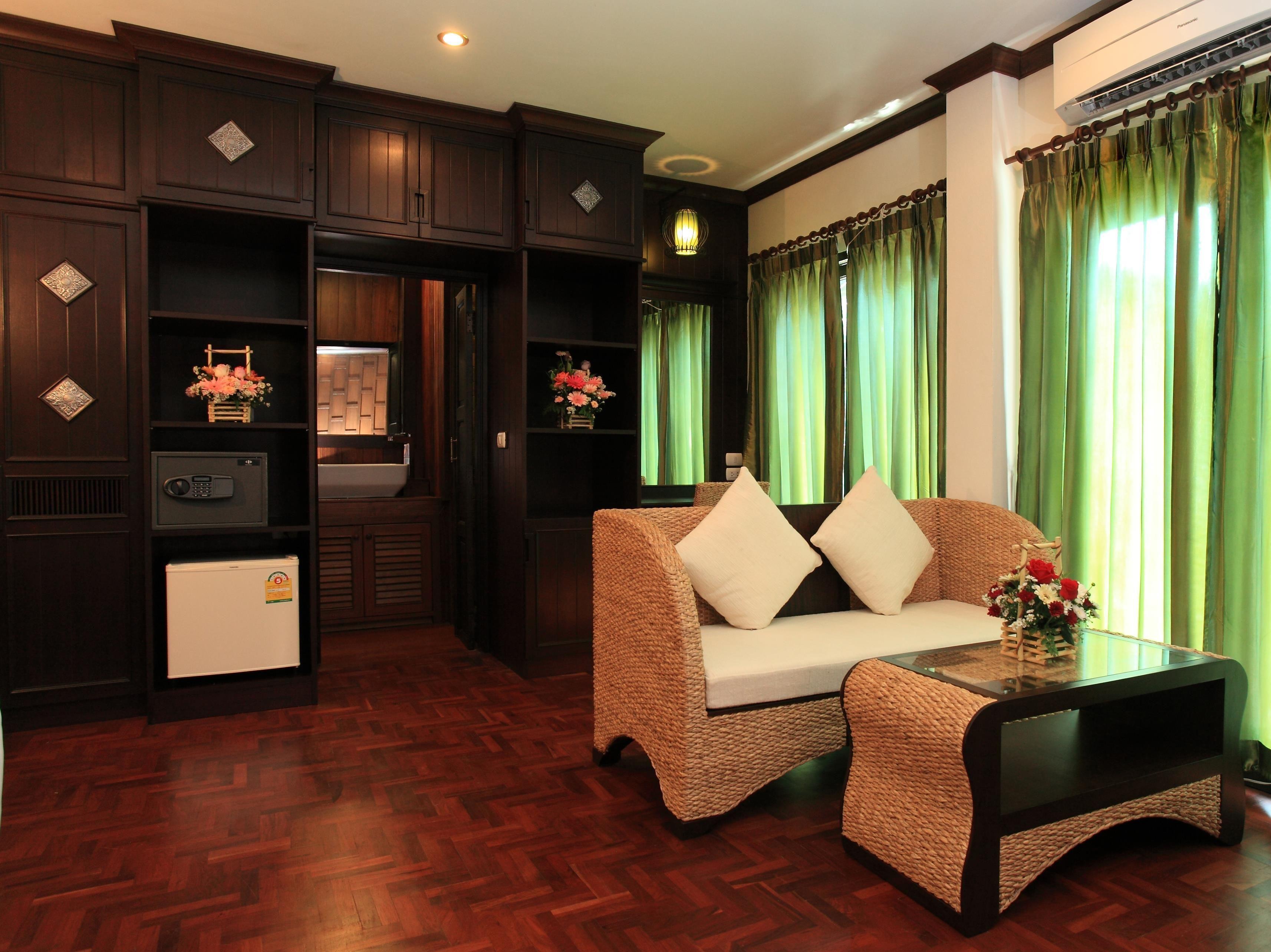 Sathu Hotel — Photos 1